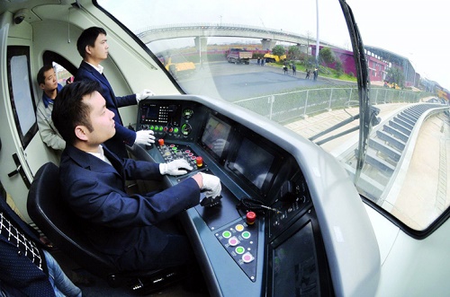 考火車司機必須是在職人員嗎？