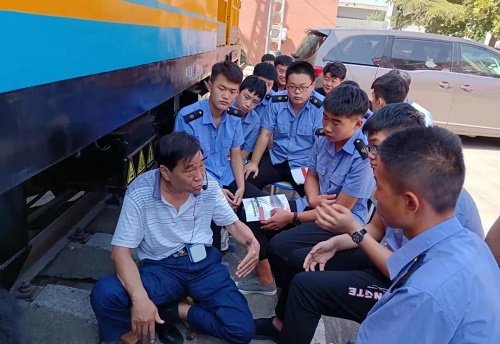 石家莊同創鐵路學校一天有幾節課